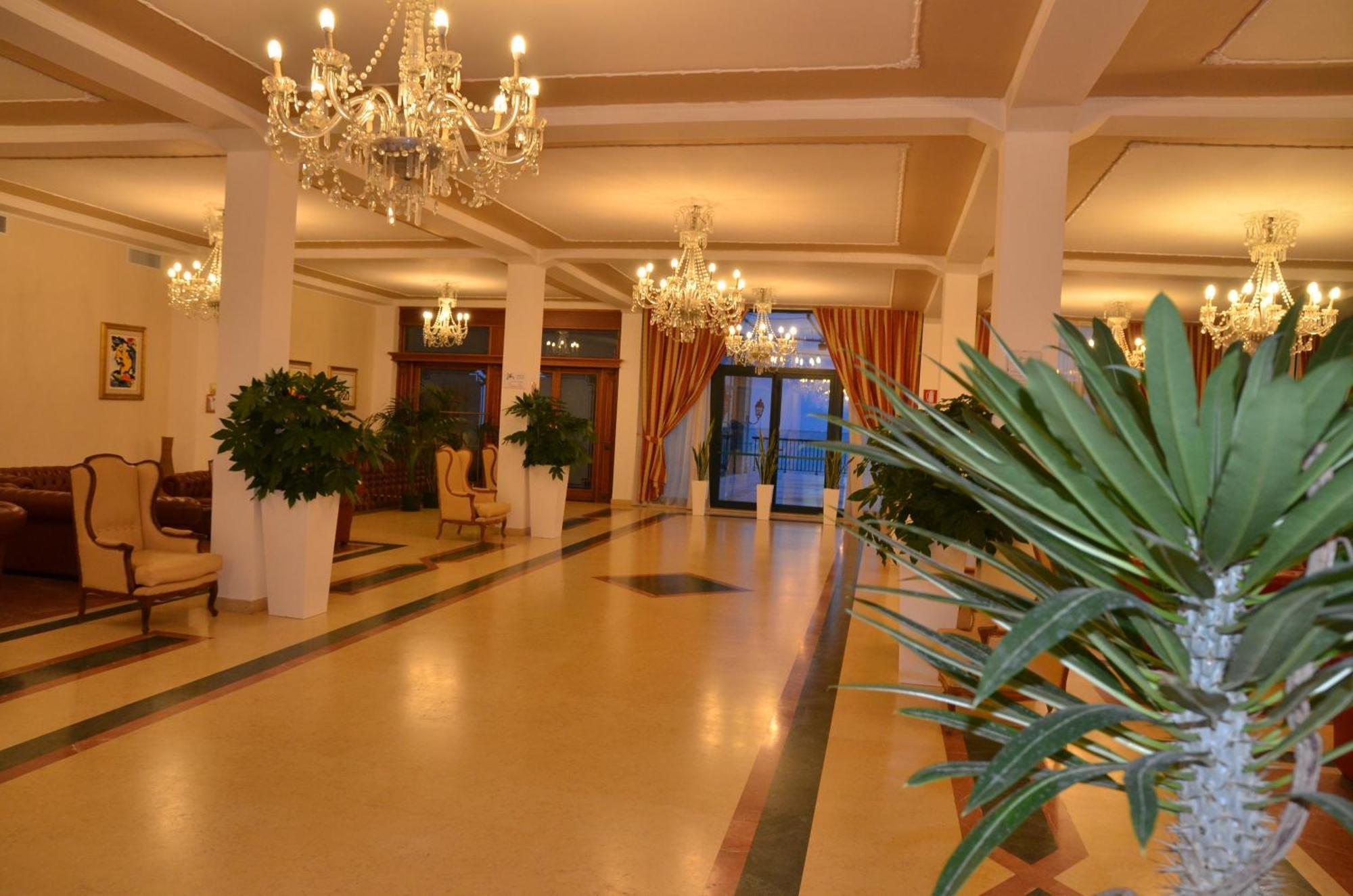 Grand Hotel Montesilvano&Residence Exterior foto